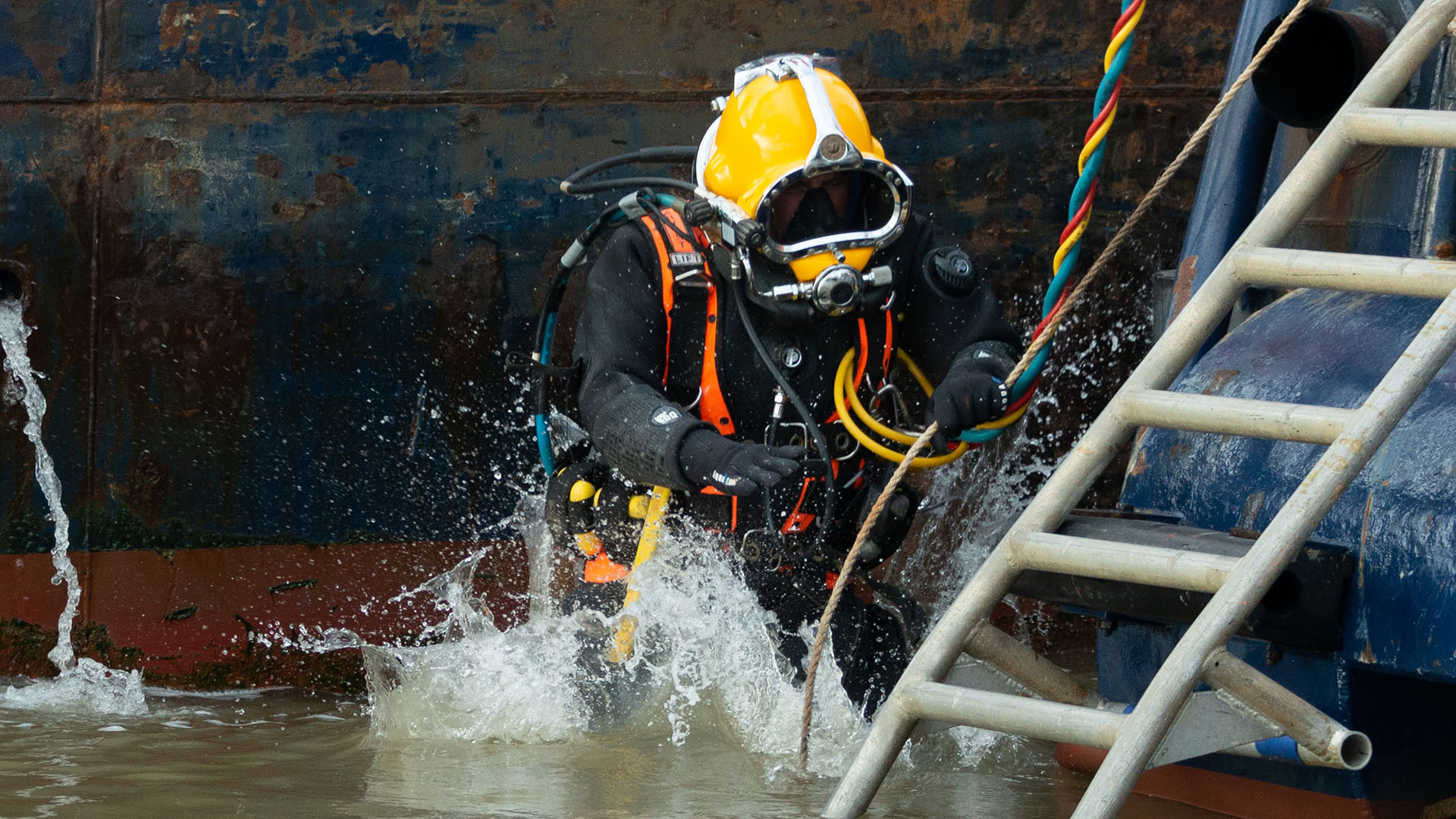 PLA Diver Ryan Pierce entering the water